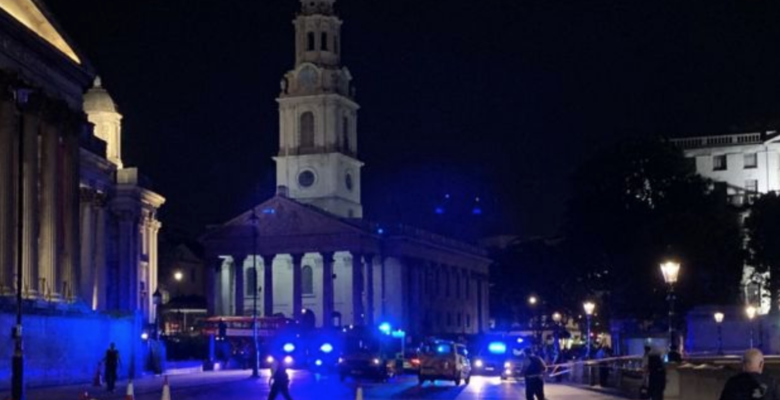 На Трафальгарской площади напали с ножом на мужчину. Полиция ищет преступника