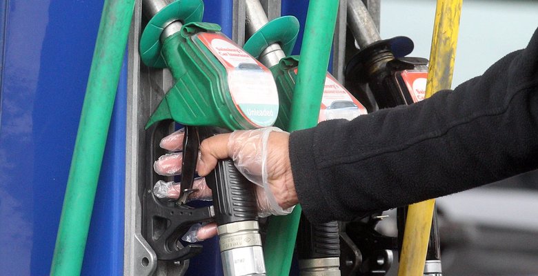 Британский бензин подорожает из-за атаки дронов на месторождения в Саудовской Аравии 