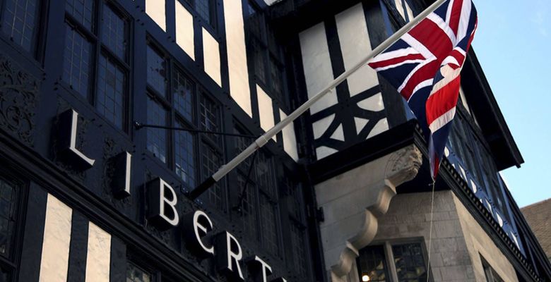 Парящее дерево в книжном магазине-музее Liberty London