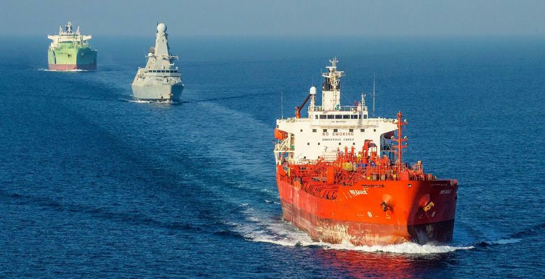 Военные корабли Британии снова будут сопровождать суда в Ормузском проливе