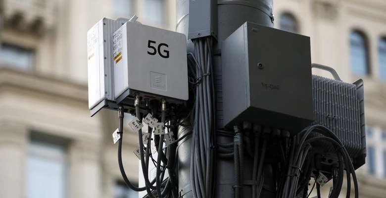 Вандалы повредили 20 вышек связи 5G в Великобритании из-за фейка о коронавирусе