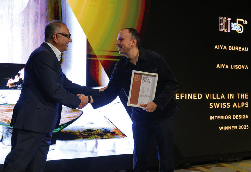 Ефим на церемонии награждения победителей премии BLT Built Design Awards 2025 в Базеле. AIYA Bureau получили награду за проект виллы в швейцарских Альпах